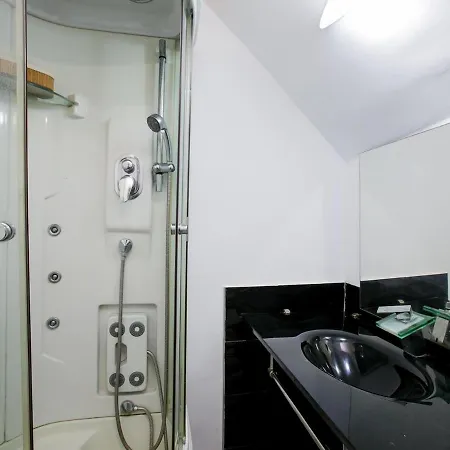 Apartamento 204 Atalaya 2 Bedrooms, Sea View, Private Parking *